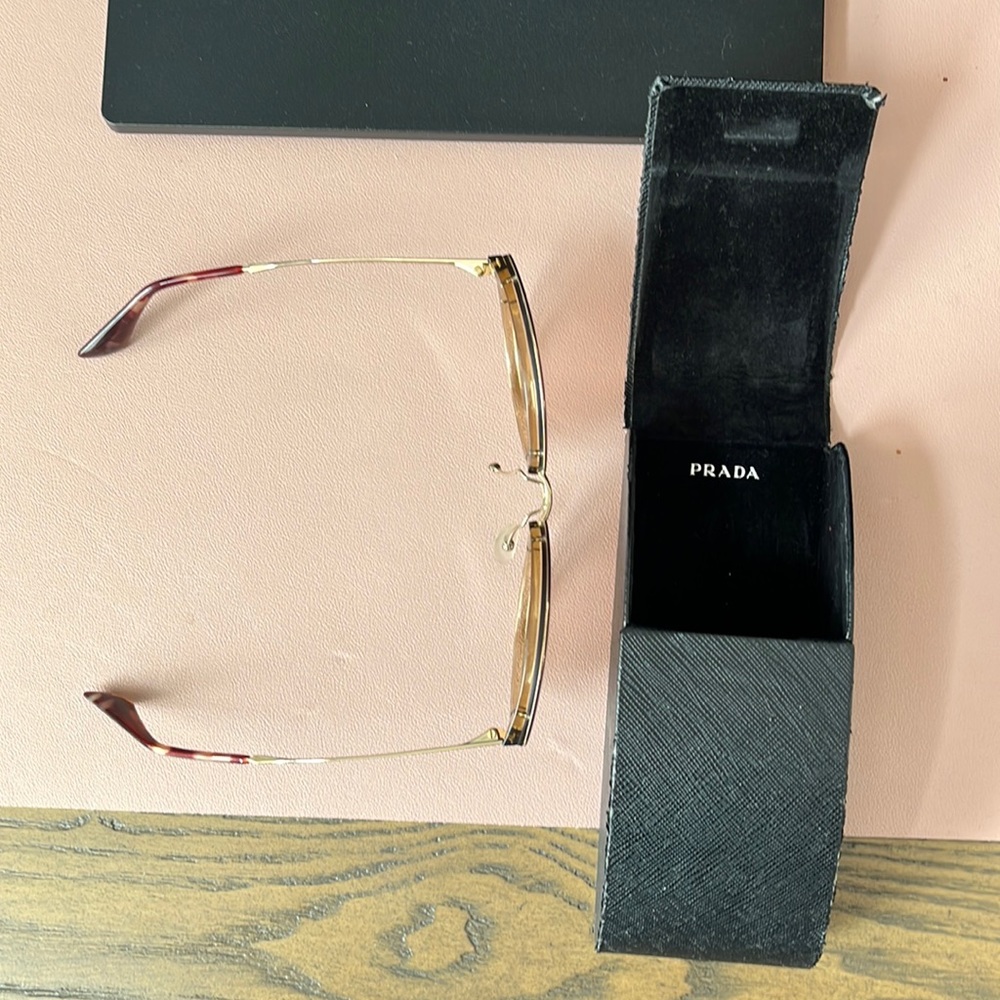 Prada glasses. One eye cushion missing. Otherwise great condition.